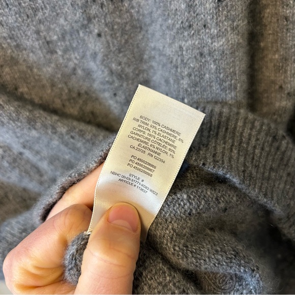 Aritzia Babaton Luxe Cashmere Format Turtleneck 100% Cashmere Sweater ShirtSmall - Picture 6 of 10